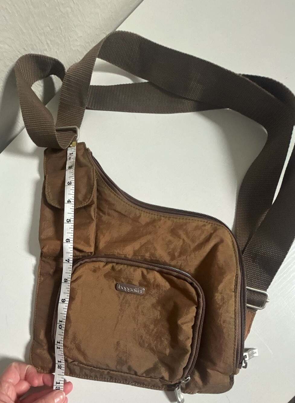 Baggallini Criss Cross Nylon Sling Travel Crossbody Bag in Brown